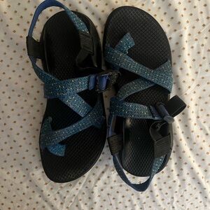Women’s Chacos with Toe Strap Blue